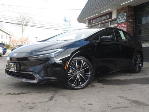 Used 2024 Toyota Prius AWD image 38