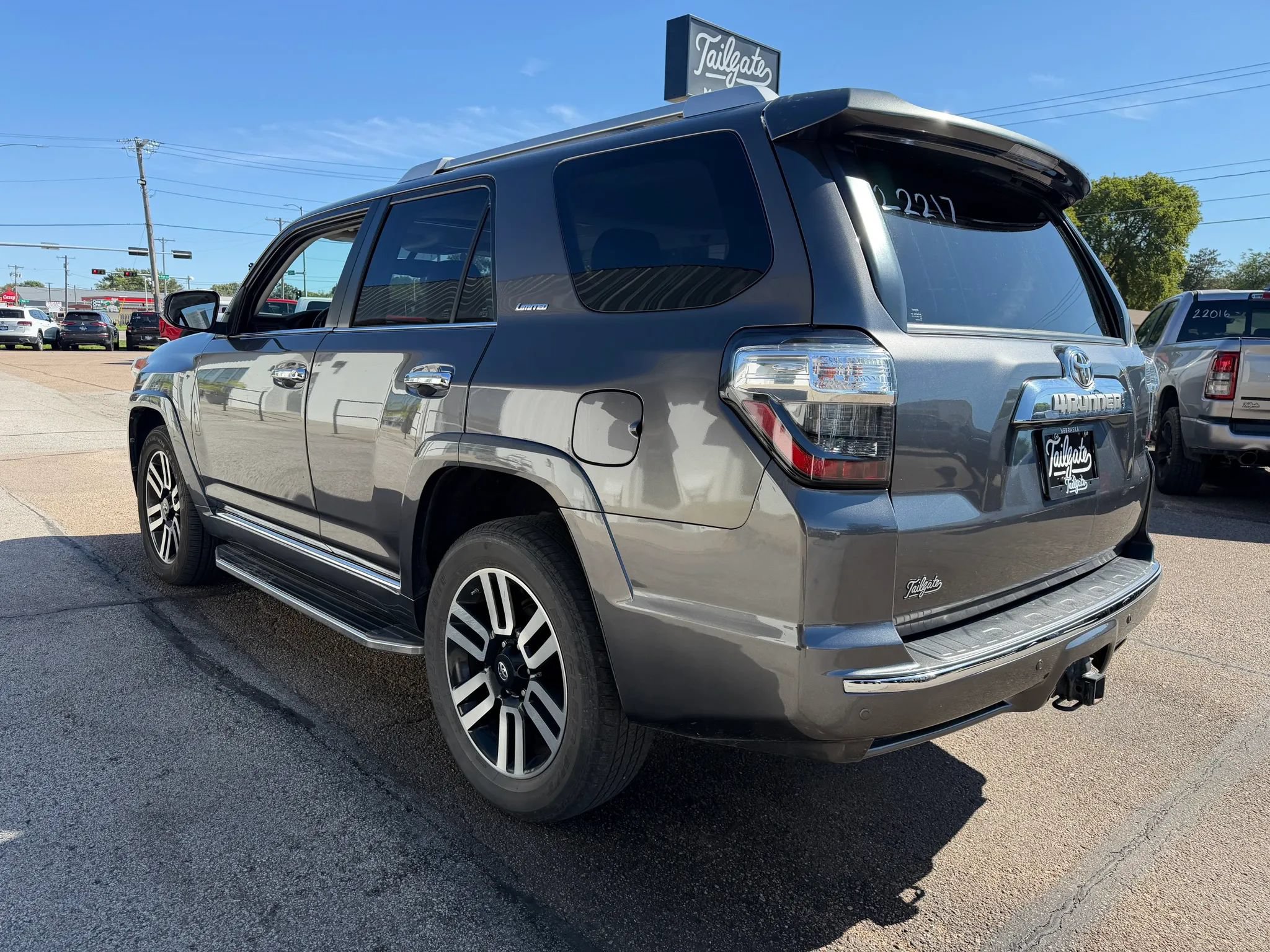 Used 2018 Toyota 4Runner Limited AWD/4WD image 5