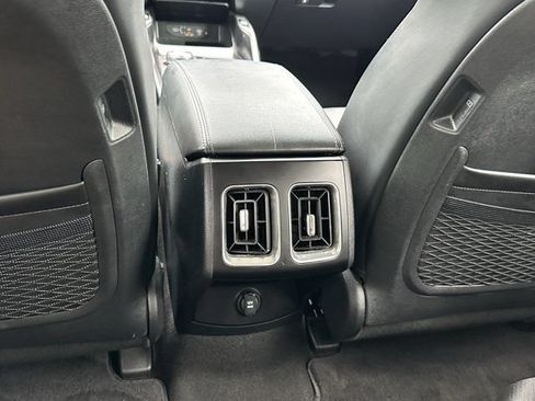 Used 2025 Kia Sorento EX w/ EX Panoramic Sunroof Package FWD image 17