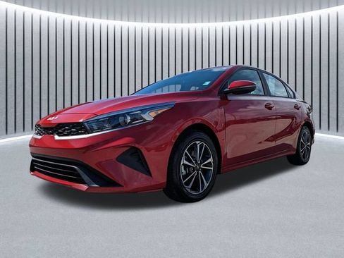 Used 2024 Kia Forte LXS w/ LXS Technology Package FWD image 8