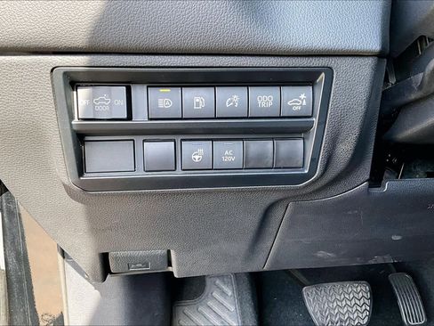 Used 2023 Toyota Tundra Limited image 32