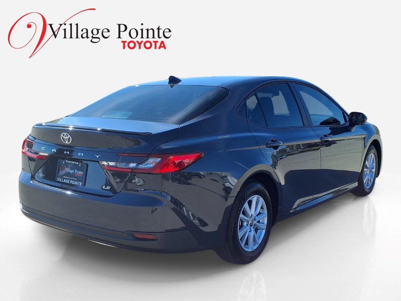 Used 2026 Toyota Camry LE w/ Convenience Package FWD image 5