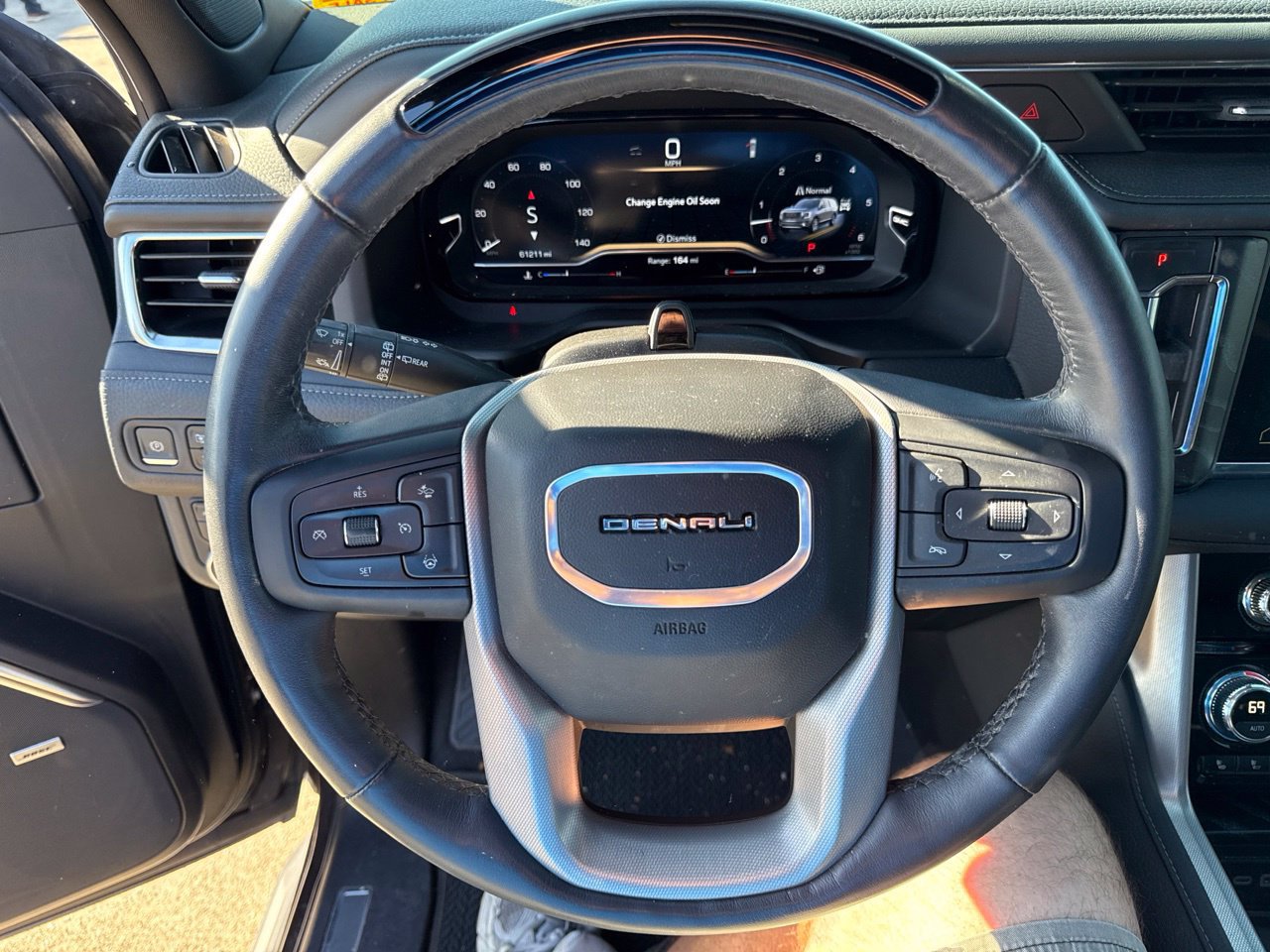 Used 2024 GMC Yukon Denali w/ Advanced Technology Package AWD/4WD image 22