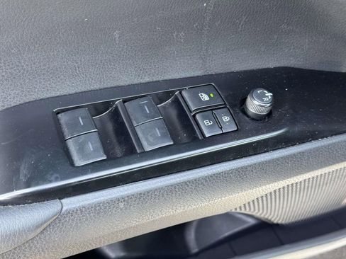 Used 2025 Toyota Camry SE image 17