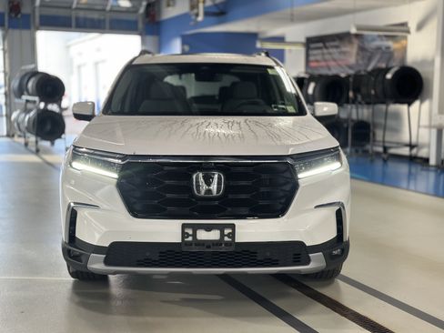 Used 2023 Honda Pilot Elite image 2