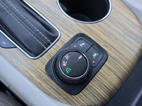 Used 2019 GMC Acadia Denali w/ Technology Package image 18