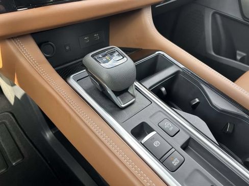 Used 2025 Nissan Pathfinder Platinum FWD image 20