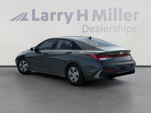 New 2026 Hyundai Elantra SE FWD image 5