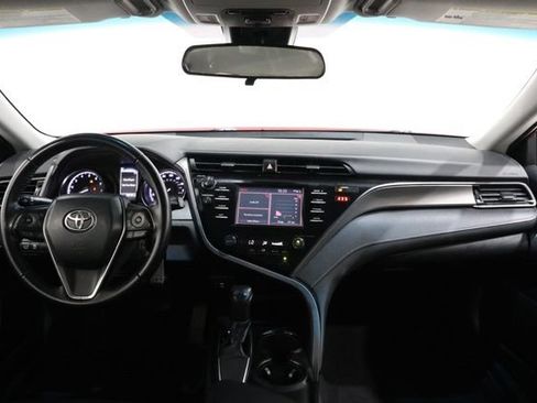 Used 2019 Toyota Camry SE FWD image 14