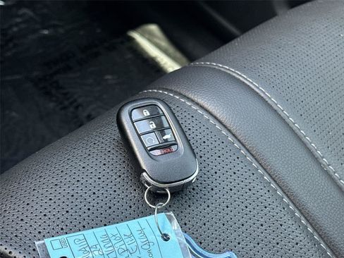 Used 2024 Honda Pilot Elite image 31