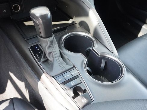 Used 2024 Toyota Camry SE AWD/4WD image 35