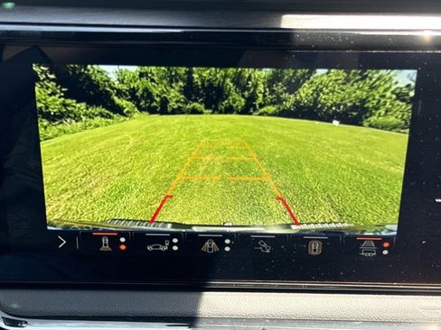 New 2026 GMC Sierra 2500 AT4 w/ AT4 Premium Plus Package AWD/4WD image 9