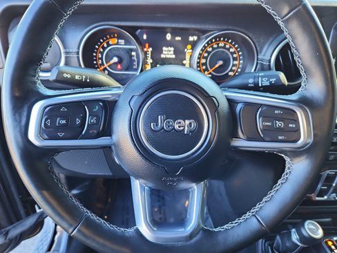 Used 2022 Jeep Wrangler Unlimited Sahara w/ Cold Weather Group image 17