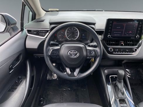 Used 2022 Toyota Corolla LE FWD image 12