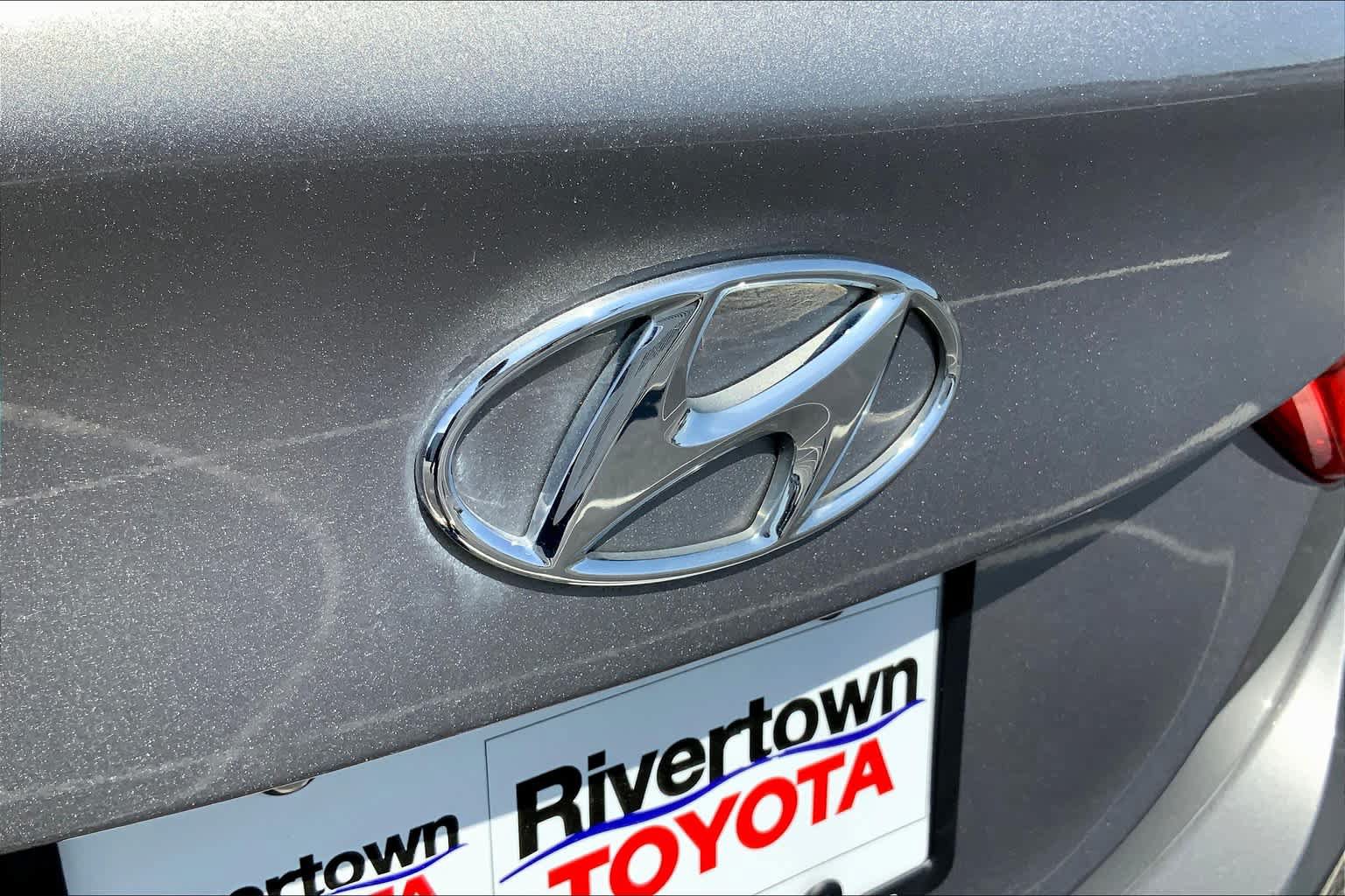 Used 2011 Hyundai Elantra GLS w/ Preferred Equipment Pkg 3 FWD image 9