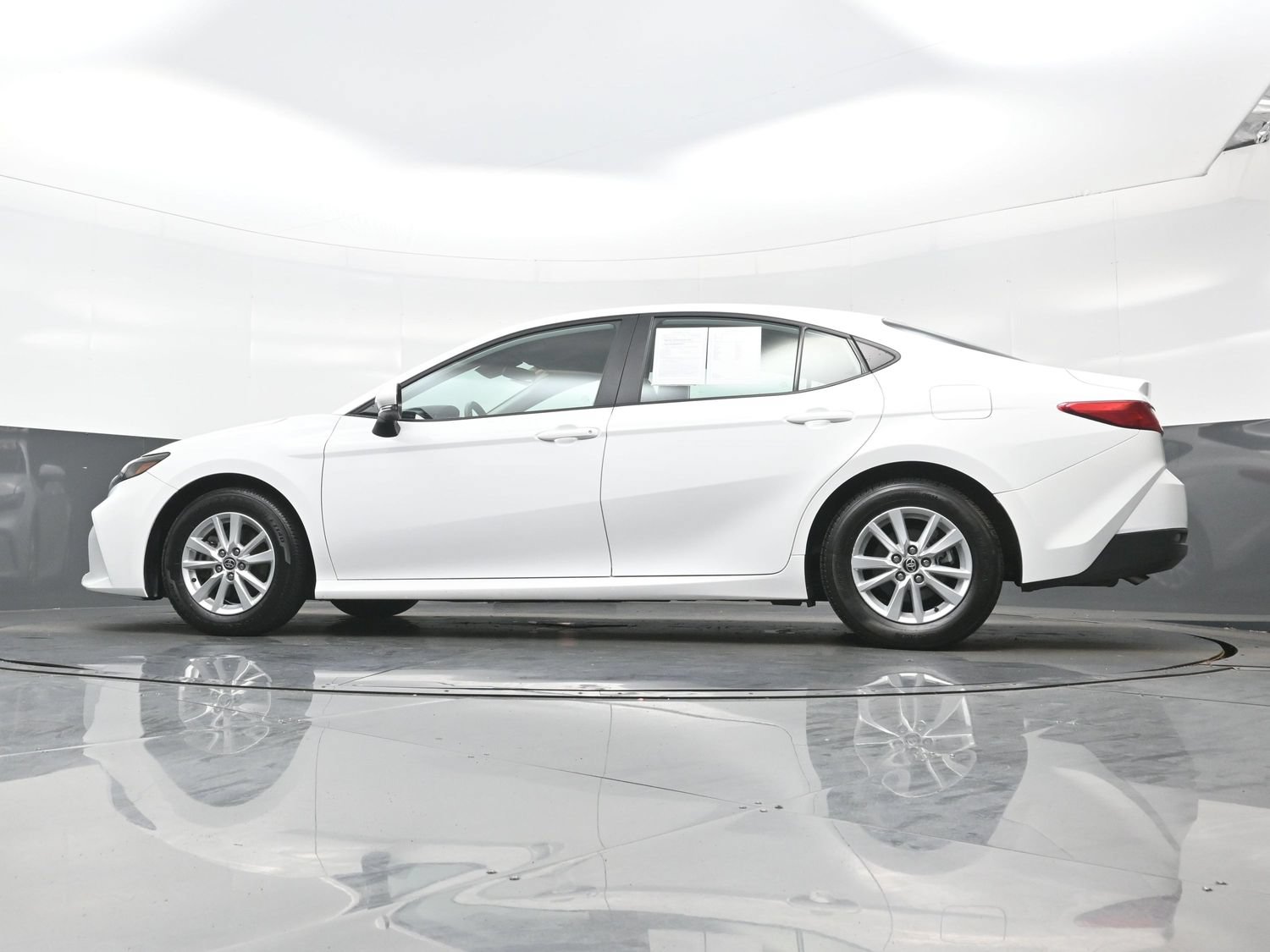 Used 2025 Toyota Camry LE FWD image 29