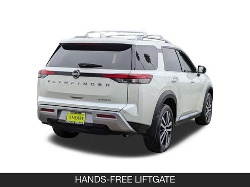 Used 2024 Nissan Pathfinder Platinum FWD image 8