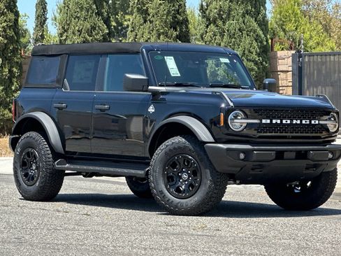 New 2026 Ford Bronco Outer Banks w/ Sasquatch Package AWD/4WD image 2