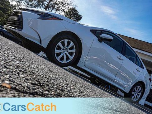 Used 2023 Toyota Corolla LE image 4