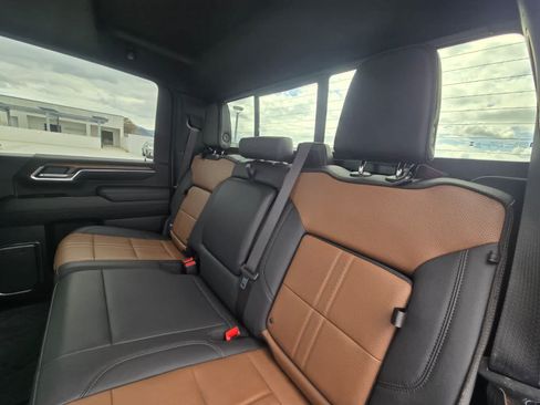 Used 2025 Chevrolet Silverado 3500 High Country w/ High Country Premium Package AWD/4WD image 17