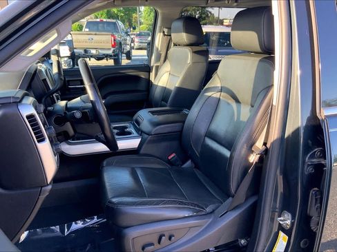Used 2019 Chevrolet Silverado 2500 LTZ w/ Duramax Plus Package AWD/4WD image 8