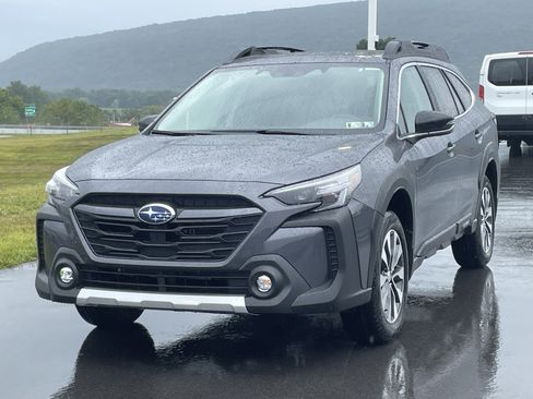 Used 2025 Subaru Outback Limited AWD/4WD image 5