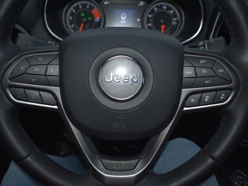 Used 2019 Jeep Cherokee Limited w/ Luxury Group image 20