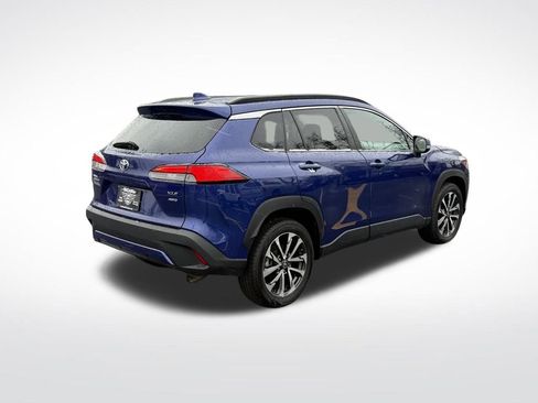 Used 2024 Toyota Corolla Cross XLE image 7