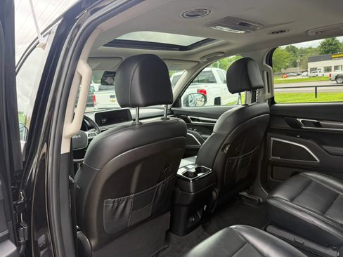 Used 2022 Kia Telluride S FWD image 13