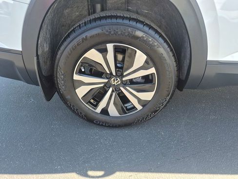 Used 2025 Volkswagen Atlas SE FWD image 9