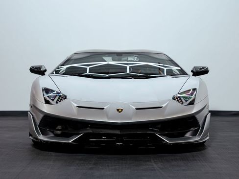 Used 2021 Lamborghini Aventador SVJ image 26