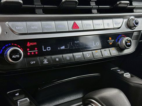 Used 2025 Kia Telluride S AWD/4WD image 24