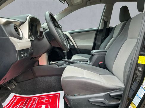 Used 2015 Toyota RAV4 LE image 11