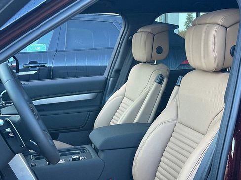 New 2026 Land Rover Discovery Limited Edition image 4