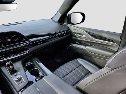 Certified 2024 Cadillac Escalade V AWD/4WD image 31