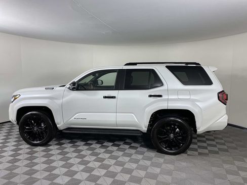 Used 2026 Toyota 4Runner Platinum AWD/4WD image 5