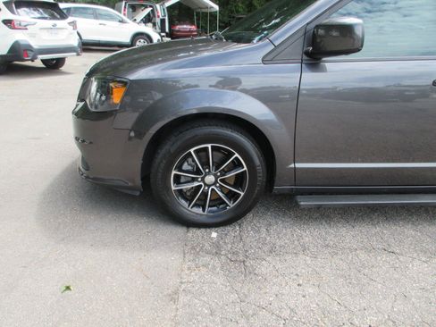 Used 2018 Dodge Grand Caravan GT FWD image 22