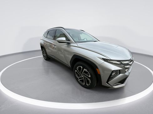 Used 2025 Hyundai Tucson Limited image 2
