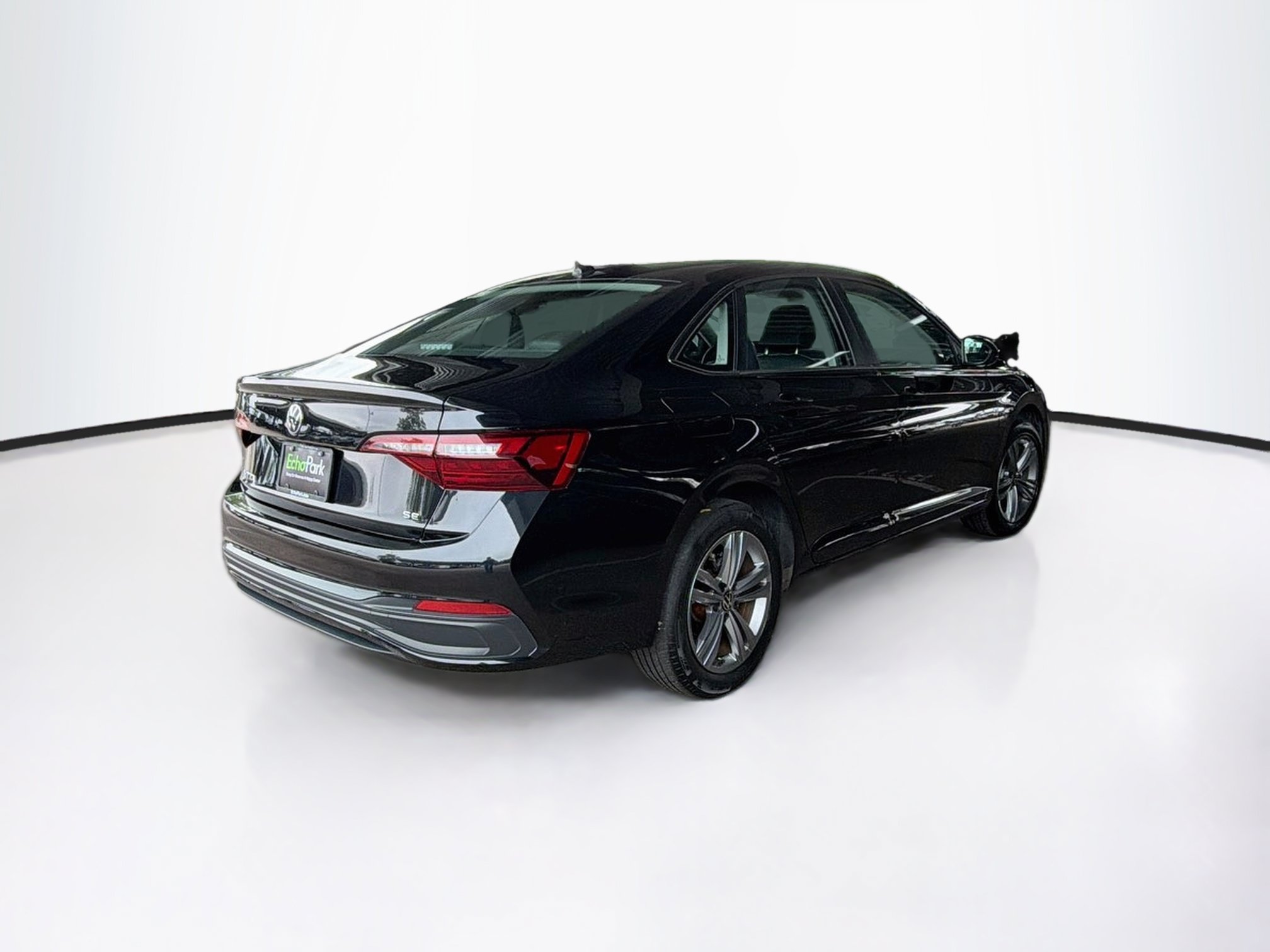 Used 2024 Volkswagen Jetta SE FWD image 9
