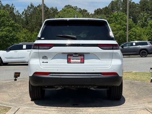 New 2026 Jeep Grand Cherokee Limited w/ Limited Altitude Package AWD/4WD image 6