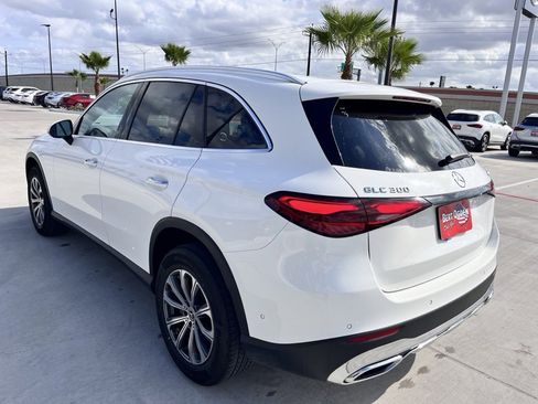 Used 2024 Mercedes-Benz GLC 300 4MATIC image 4