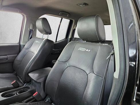 Used 2014 Nissan Xterra PRO-4X w/ Pro-4x Leather Package image 16