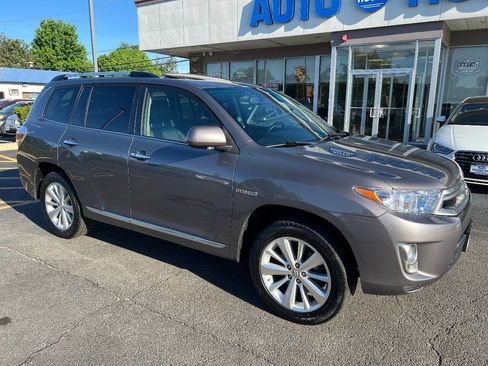 Used 2013 Toyota Highlander Limited AWD/4WD image 4