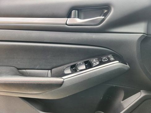 Used 2025 Nissan Altima 2.5 SR image 21