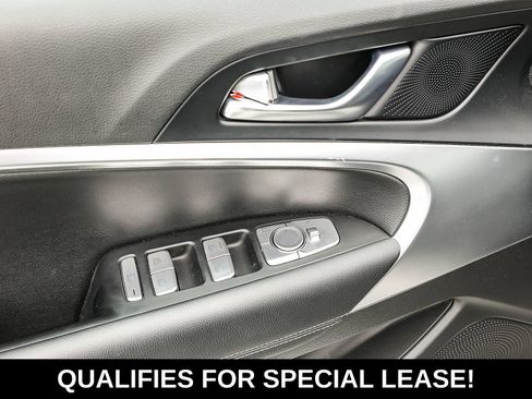 Used 2026 Genesis G70 2.5T RWD image 23