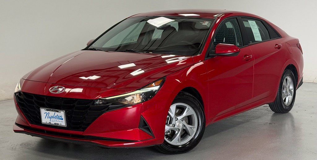 Used 2021 Hyundai Elantra SE FWD image 1