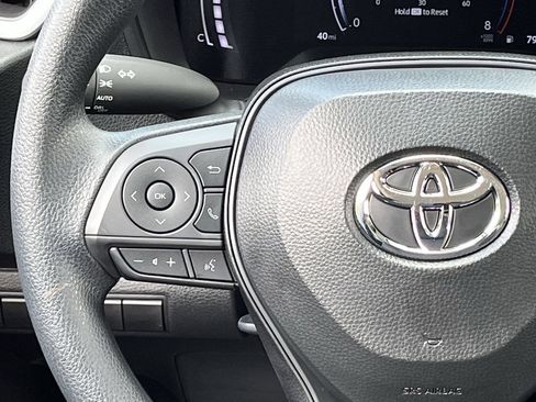Used 2026 Toyota Corolla LE FWD image 12