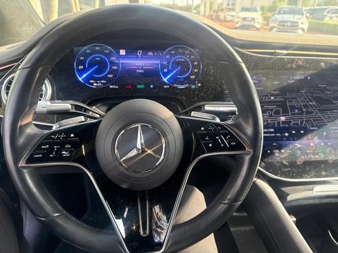 Used 2023 Mercedes-Benz EQS 580 4MATIC Sedan image 4