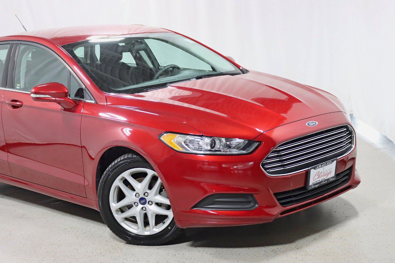 Used 2016 Ford Fusion SE FWD image 2