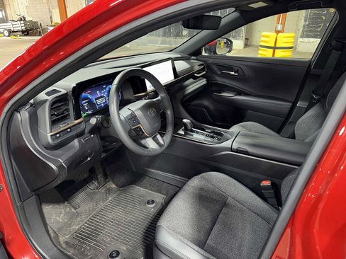 Used 2023 Toyota Crown XLE image 28